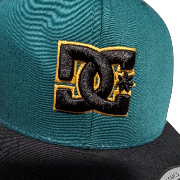 DC Shoe Co Embroidered Teal Blue Green and Brown Snapback Hat Cap - Picture 2 of 9